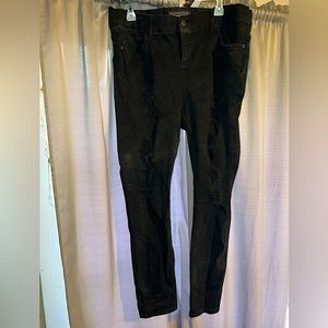 Torrid bombshell distressed skinny jeans